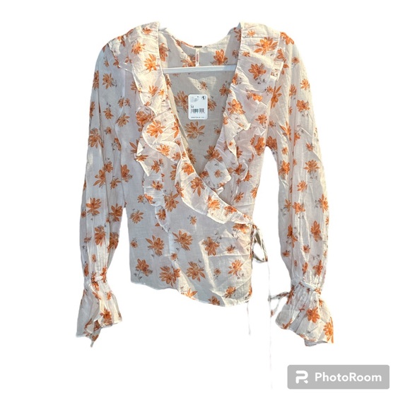 Free People Amanda Ruffle Long Sleeve Top Size Medium Lightweight & Comfortable - Picture 2 of 12
